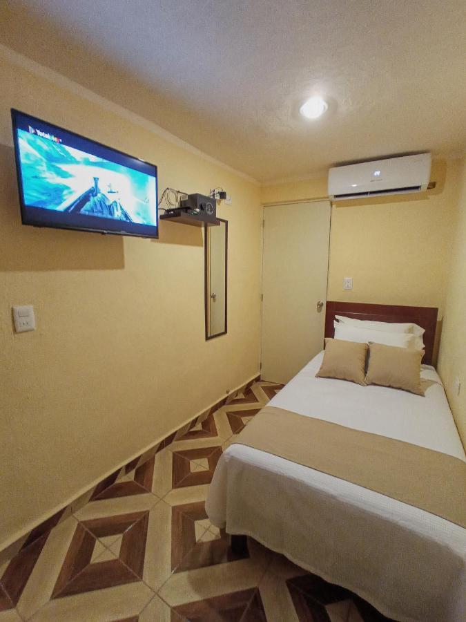 Villa Casa 3 Torres En El Barrio Santiago, Centro. à Mérida Extérieur photo