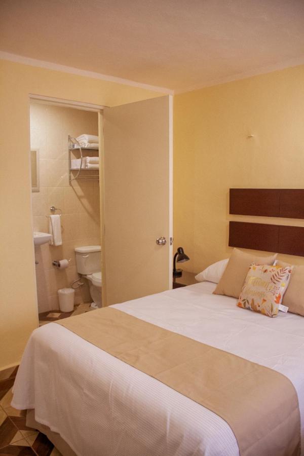 Villa Casa 3 Torres En El Barrio Santiago, Centro. à Mérida Extérieur photo